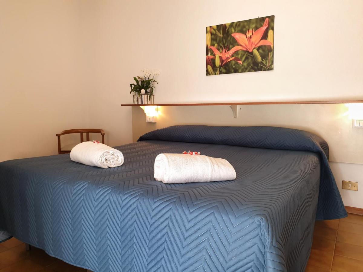 Hotel Sorriso Numana Bagian luar foto
