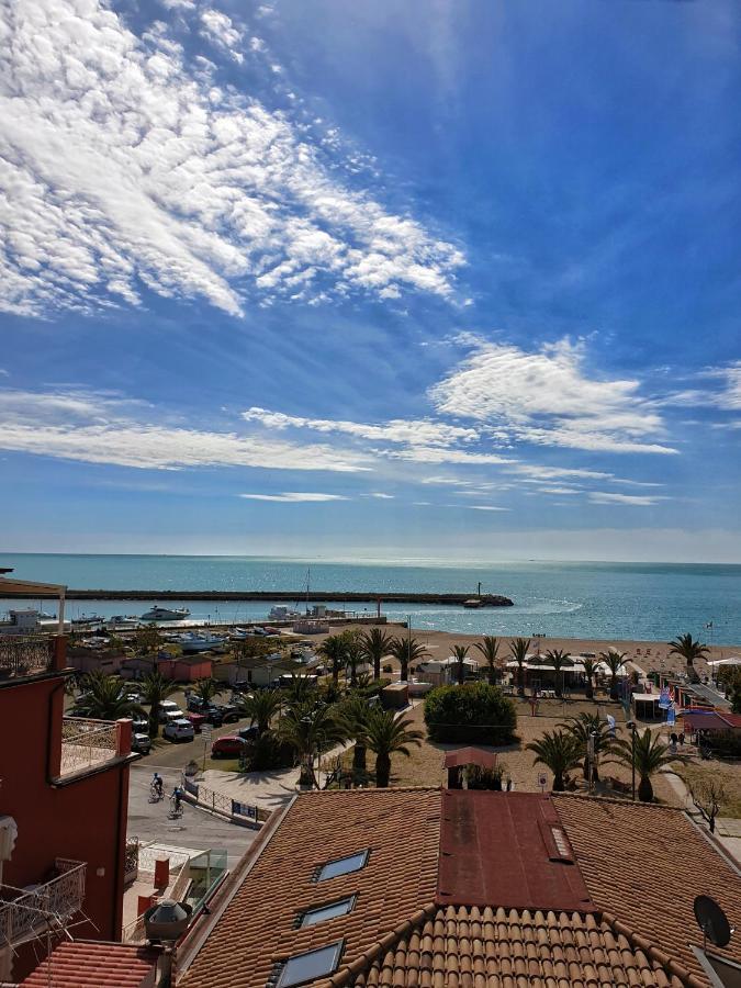 Hotel Sorriso Numana Bagian luar foto